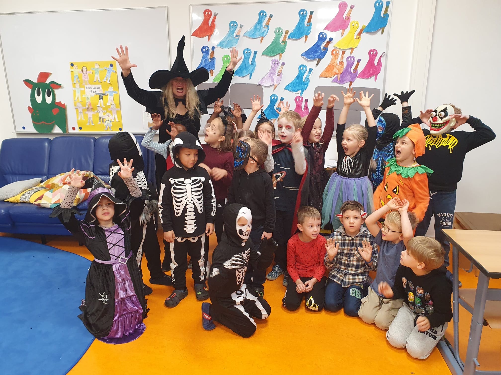 Halloween Claudia 1 min